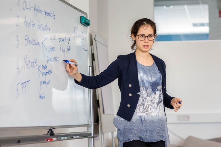 Nina Dušić Hren