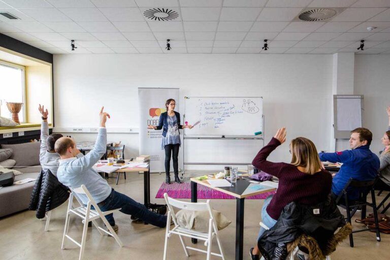 Tečaj vodenja delavnic z Nino Dušić Hren, Dober stik