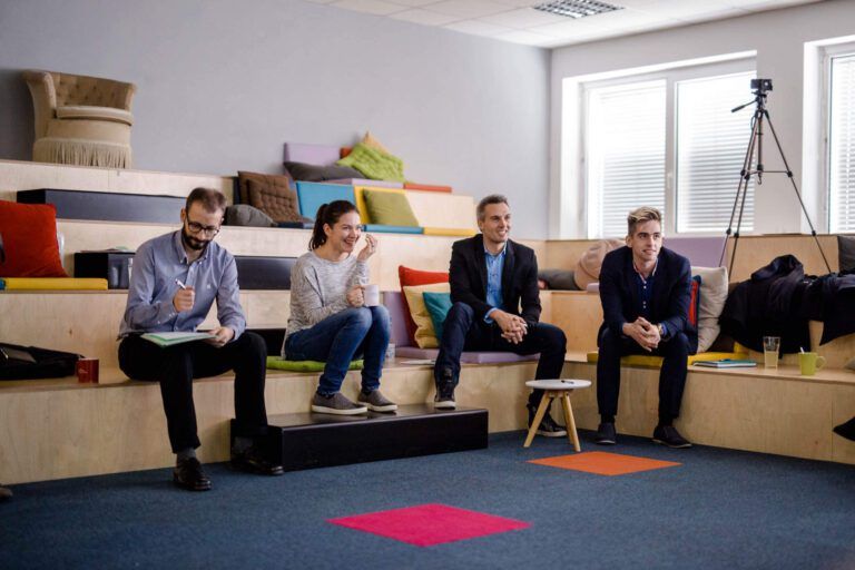 Tečaj vodenja delavnic z Nino Dušić Hren, Dober stik