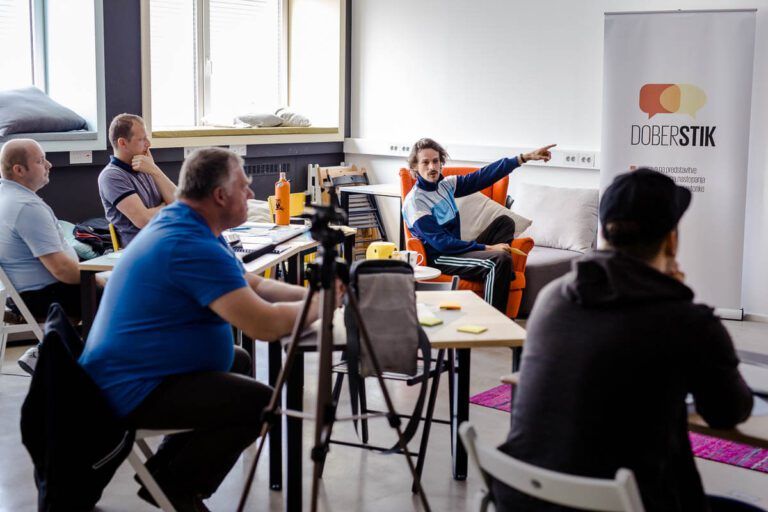 Tečaj vodenja delavnic z Nino Dušić Hren, Dober stik